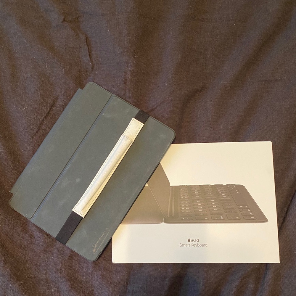 Apple keyboard for iPad Air